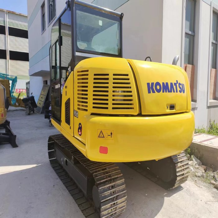 KOMATSU pc70-8 - Pásové rýpadlo: obrázok 4 KOMATSU pc70-8 - Pásové rýpadlo: obrázok 4