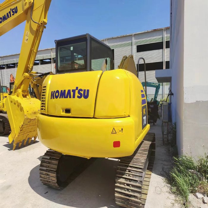 KOMATSU pc70-8 - Pásové rýpadlo: obrázok 2 KOMATSU pc70-8 - Pásové rýpadlo: obrázok 2