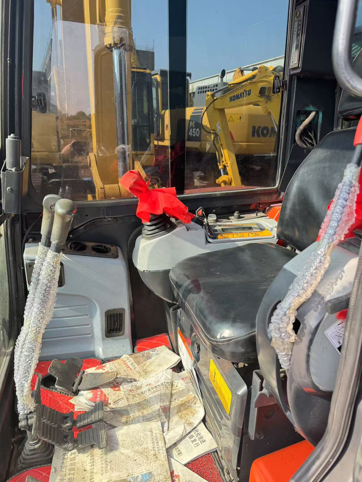 KUBOTA U55-4 - Mini rýpadlo: obrázok 3 KUBOTA U55-4 - Mini rýpadlo: obrázok 3