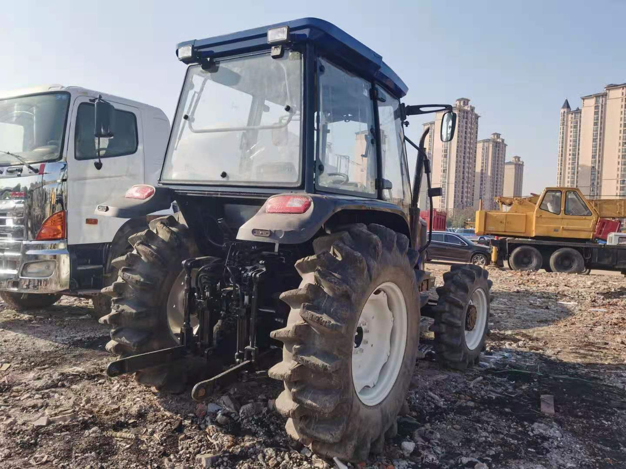 LOVOL M1104 - Traktor: obrázok 4 LOVOL M1104 - Traktor: obrázok 4