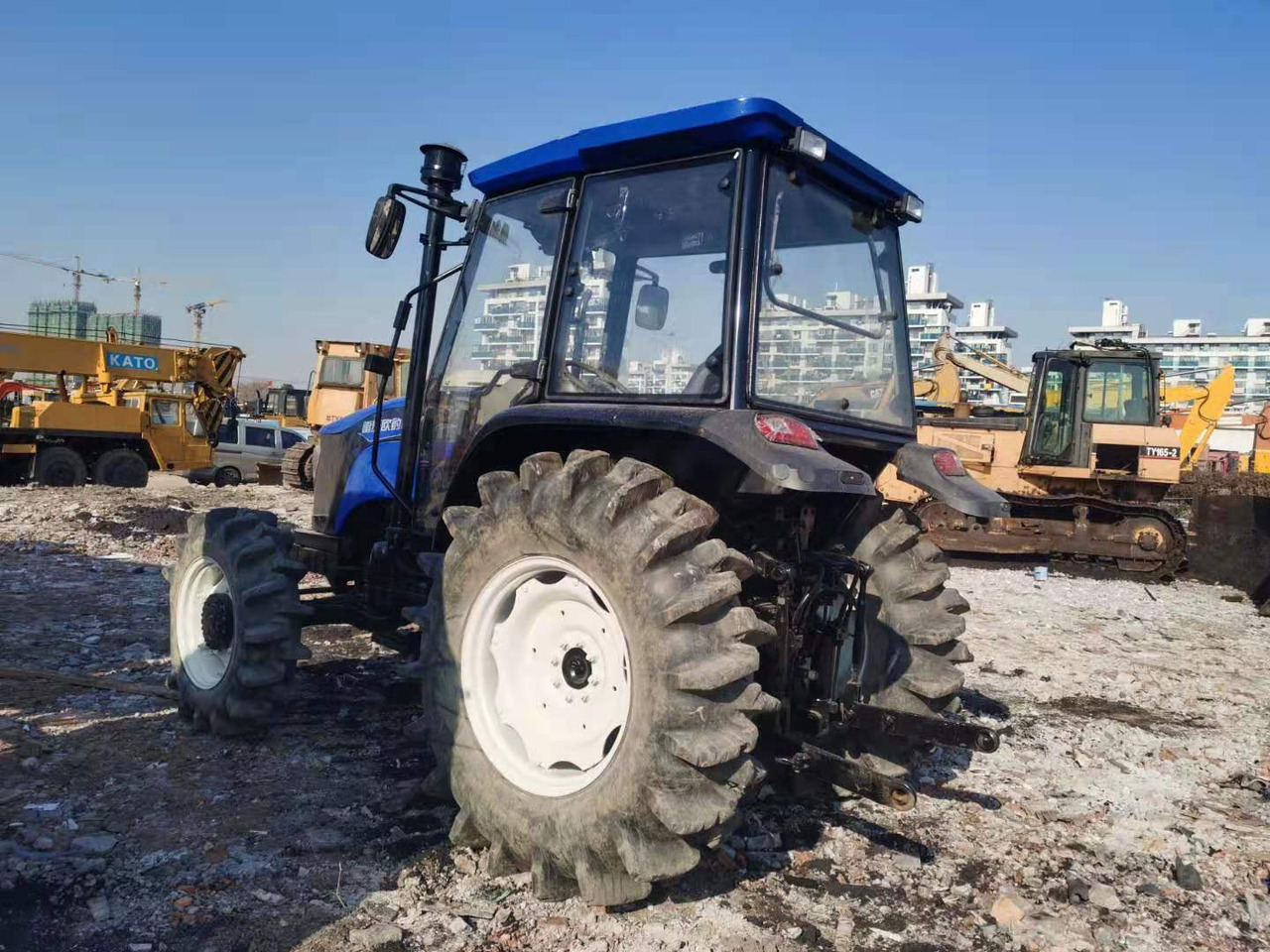 LOVOL M1104 - Traktor: obrázok 2 LOVOL M1104 - Traktor: obrázok 2