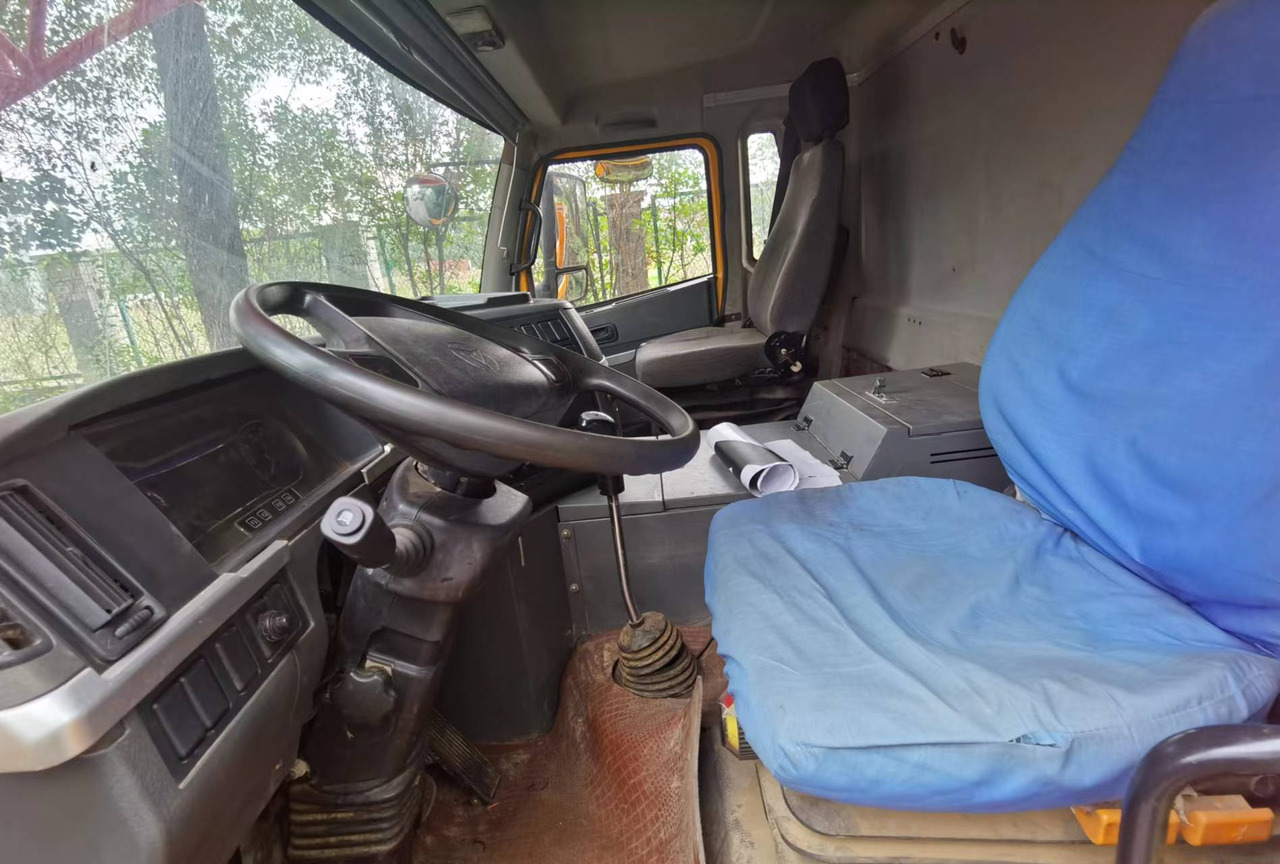 SANY STC800 - Autožeriav: obrázok 4 SANY STC800 - Autožeriav: obrázok 4