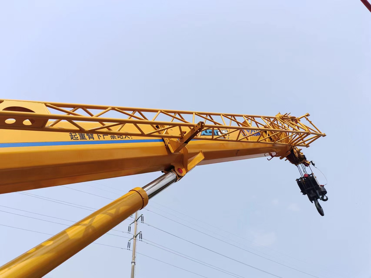 XCMG QY25K - Autožeriav: obrázok 5 XCMG QY25K - Autožeriav: obrázok 5