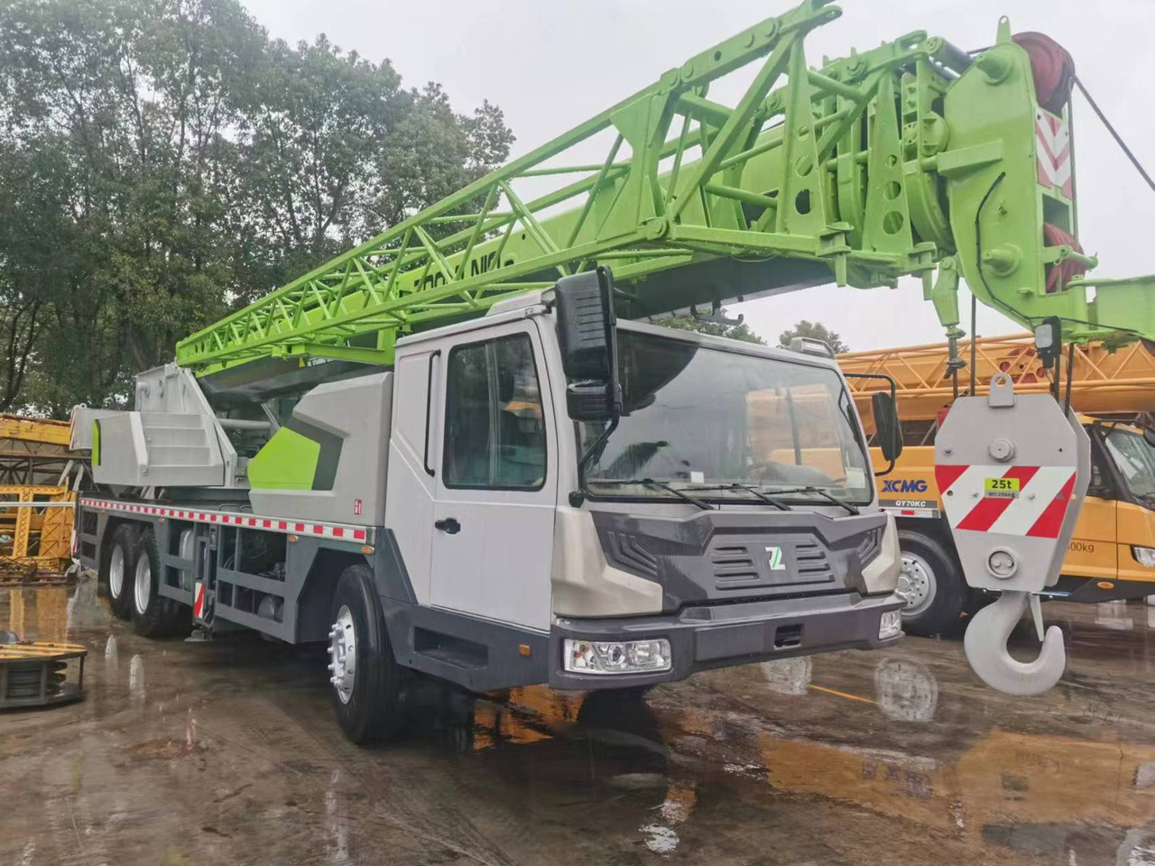 ZOOMLION ZTC251V - Autožeriav: obrázok 1 ZOOMLION ZTC251V - Autožeriav: obrázok 1