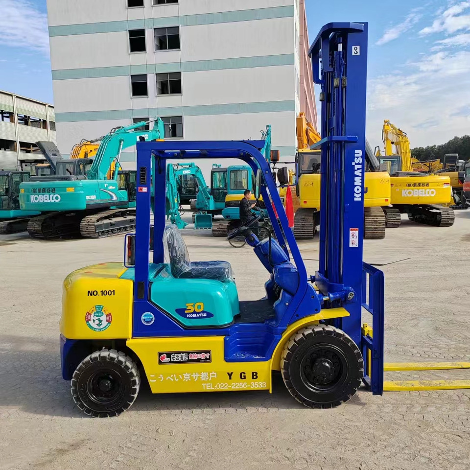 Komastu 3ton - Dieselový vysokozdvižný vozík: obrázok 3 Komastu 3ton - Dieselový vysokozdvižný vozík: obrázok 3