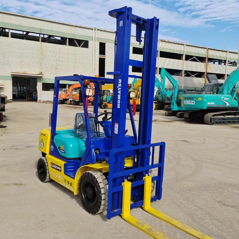 Komastu 3ton - Dieselový vysokozdvižný vozík: obrázok 2 Komastu 3ton - Dieselový vysokozdvižný vozík: obrázok 2