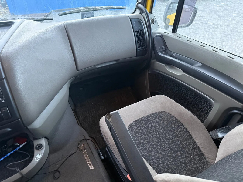 Ťahač DAF XF 105.460 Tractor unit: obrázok 13 Ťahač DAF XF 105.460 Tractor unit: obrázok 13