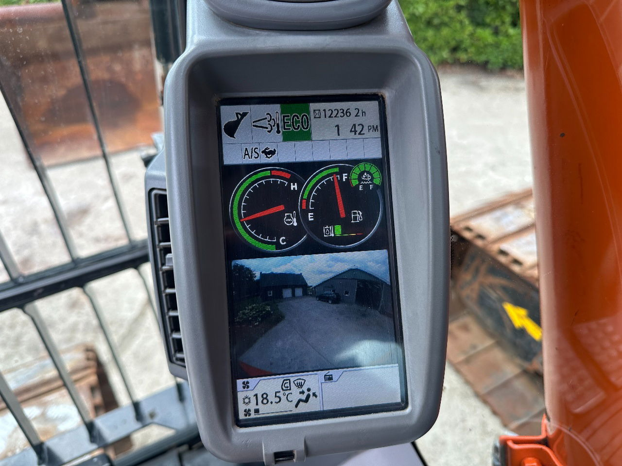 Pásové rýpadlo Hitachi ZX350LC-6: obrázok 11