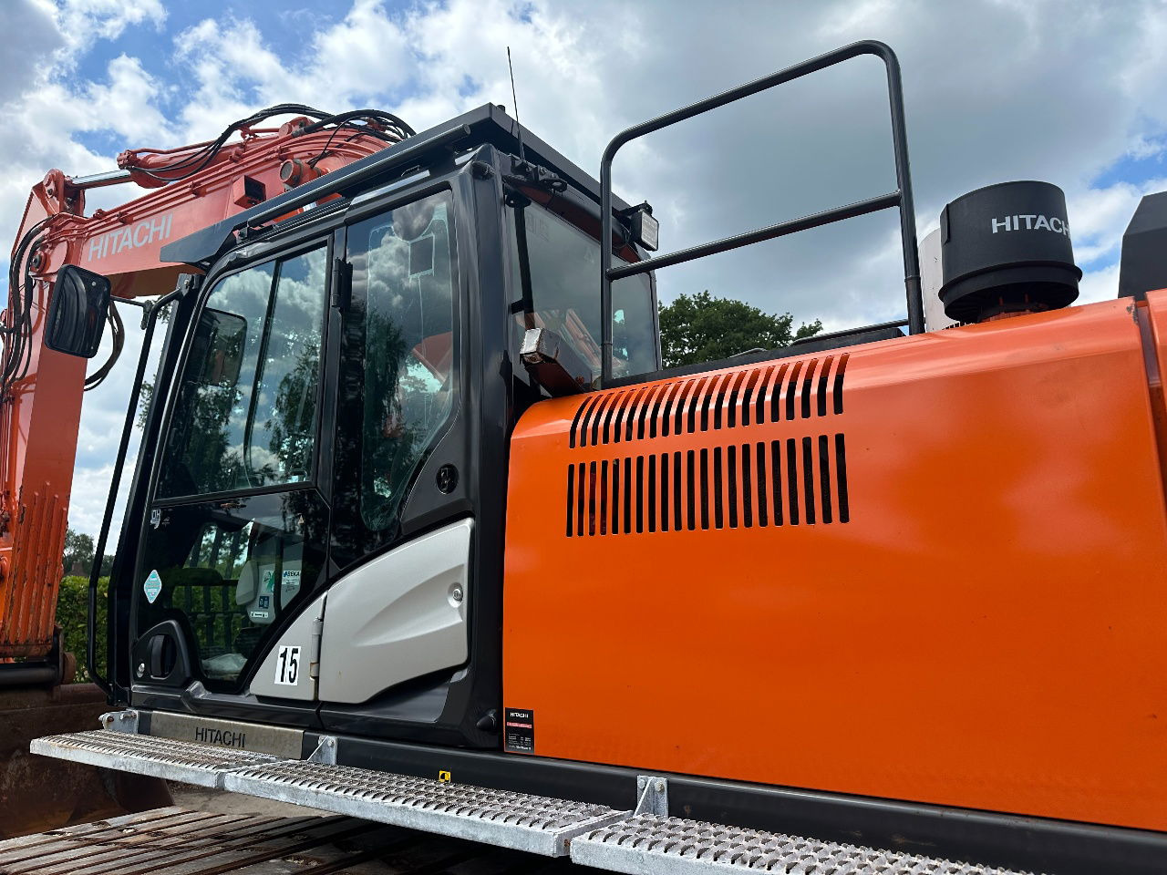 Pásové rýpadlo Hitachi ZX350LC-6: obrázok 22