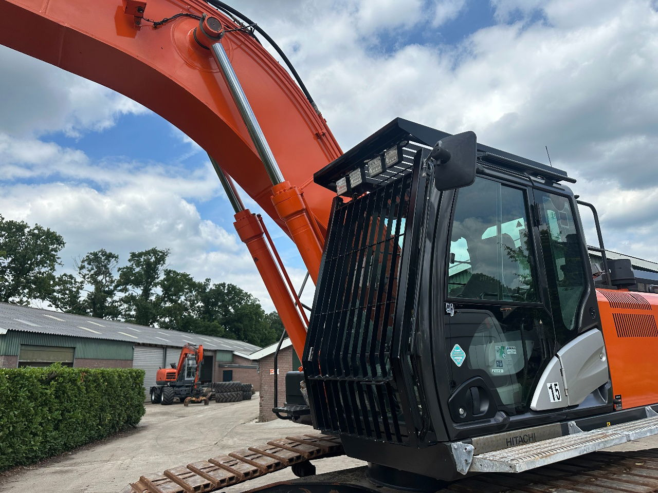 Pásové rýpadlo Hitachi ZX350LC-6: obrázok 23