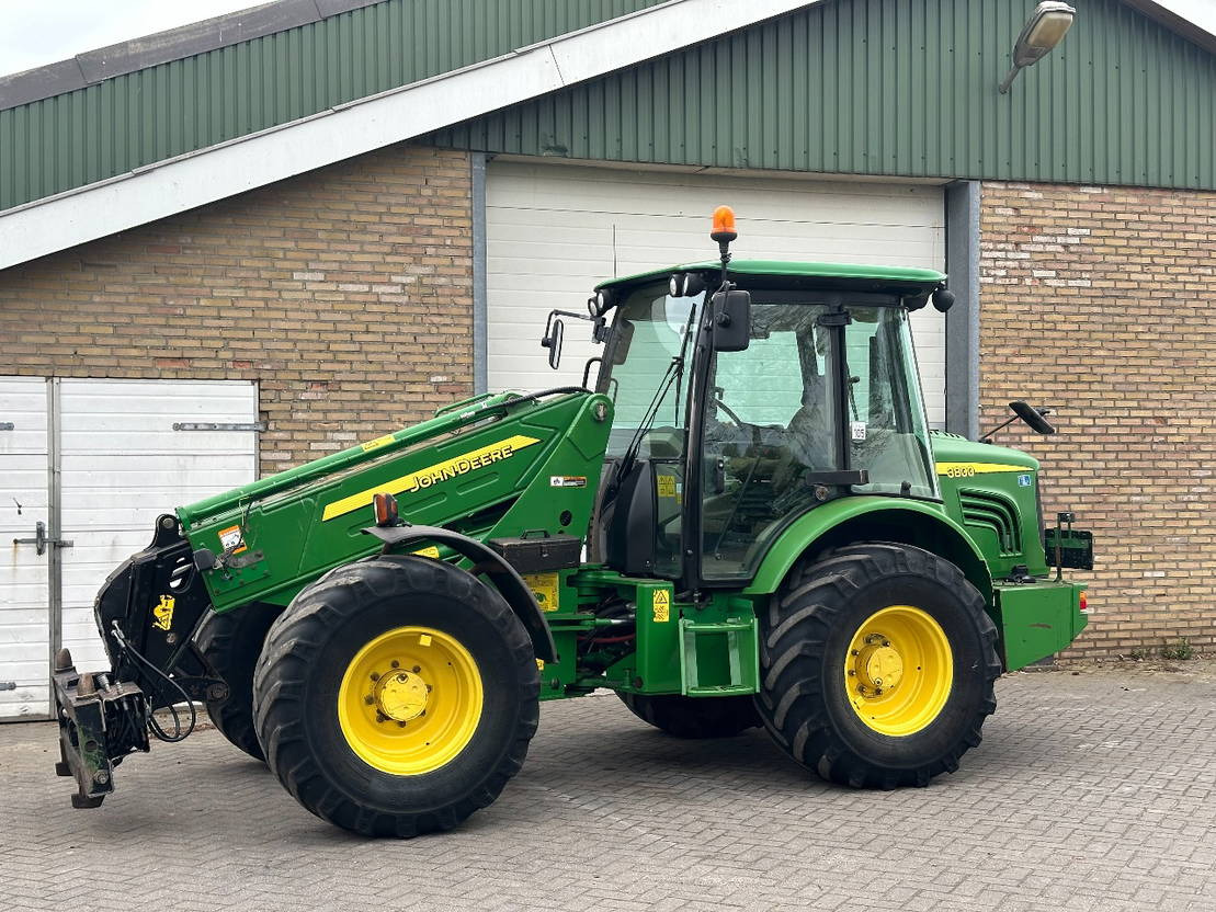 John Deere 3800 - Teleskopický kolesový nakladač: obrázok 1 John Deere 3800 - Teleskopický kolesový nakladač: obrázok 1