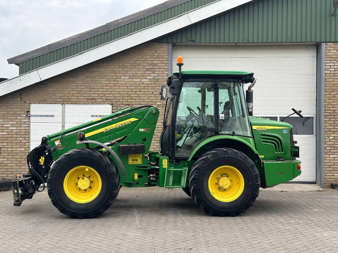 John Deere 3800 - Teleskopický kolesový nakladač: obrázok 2 John Deere 3800 - Teleskopický kolesový nakladač: obrázok 2