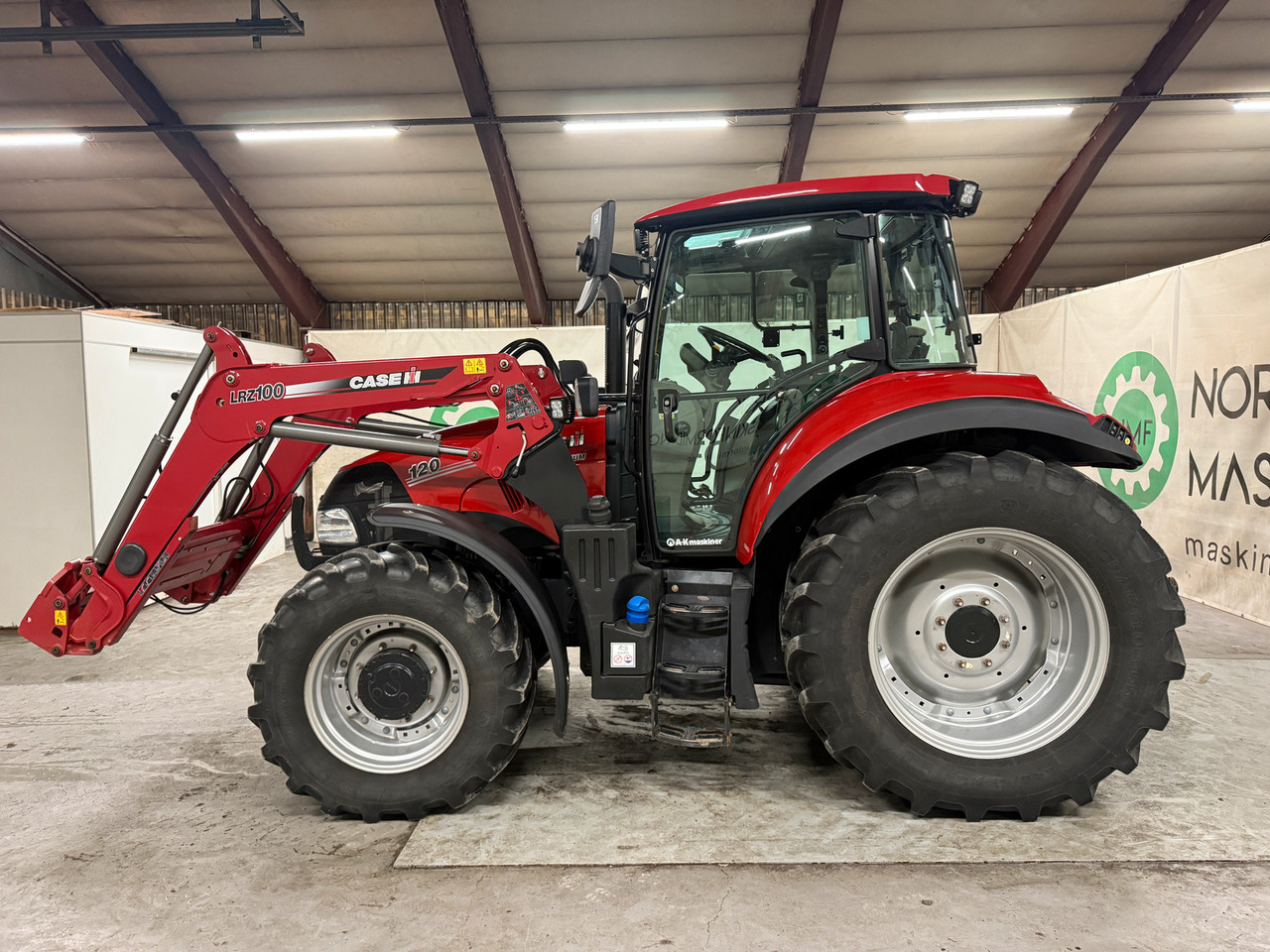 CASE IH Luxxum 120 - Traktor: obrázok 2 CASE IH Luxxum 120 - Traktor: obrázok 2