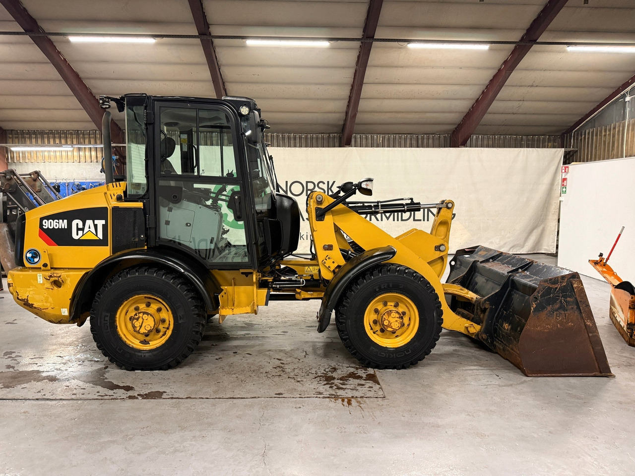 Cat 906M High Flow, 40 km/t med skuff og plog # TIL LEIE# - Kolesový nakladač: obrázok 5 Cat 906M High Flow, 40 km/t med skuff og plog # TIL LEIE# - Kolesový nakladač: obrázok 5