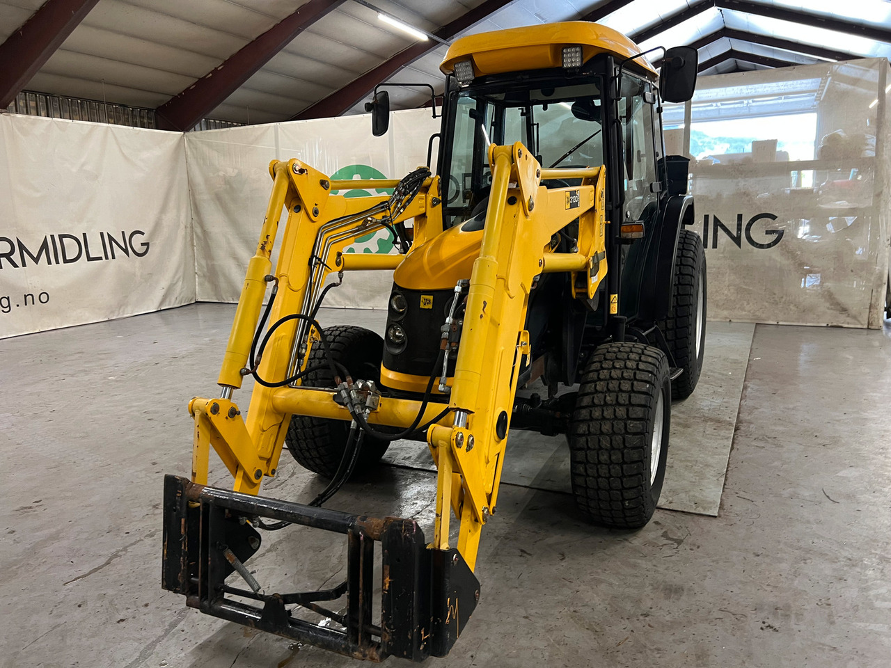 JCB 360 - Traktor: obrázok 3 JCB 360 - Traktor: obrázok 3