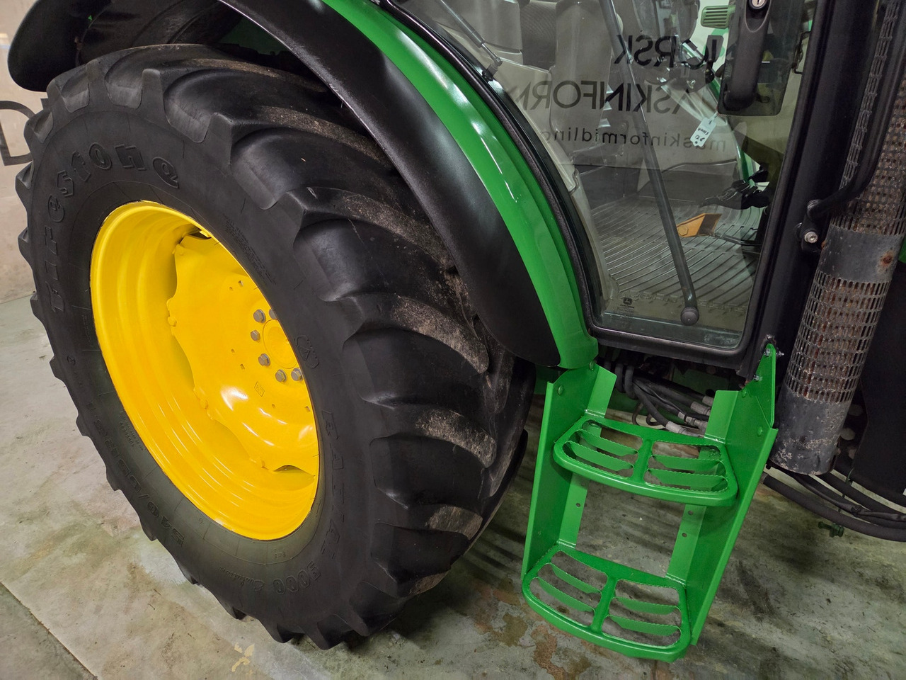 Traktor John Deere 5100R #Tar innbytte: obrázok 12