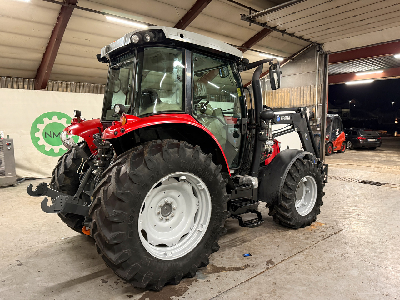 Massey Ferguson 5712 SL Dyna4 - Traktor: obrázok 5 Massey Ferguson 5712 SL Dyna4 - Traktor: obrázok 5