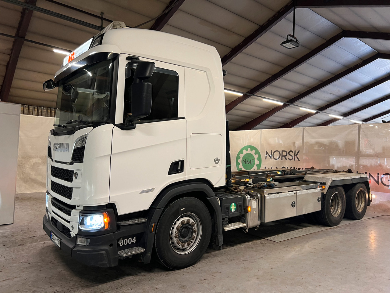 Scania R 580 med Joab krok - Hákový nosič kontajnerov: obrázok 1 Scania R 580 med Joab krok - Hákový nosič kontajnerov: obrázok 1