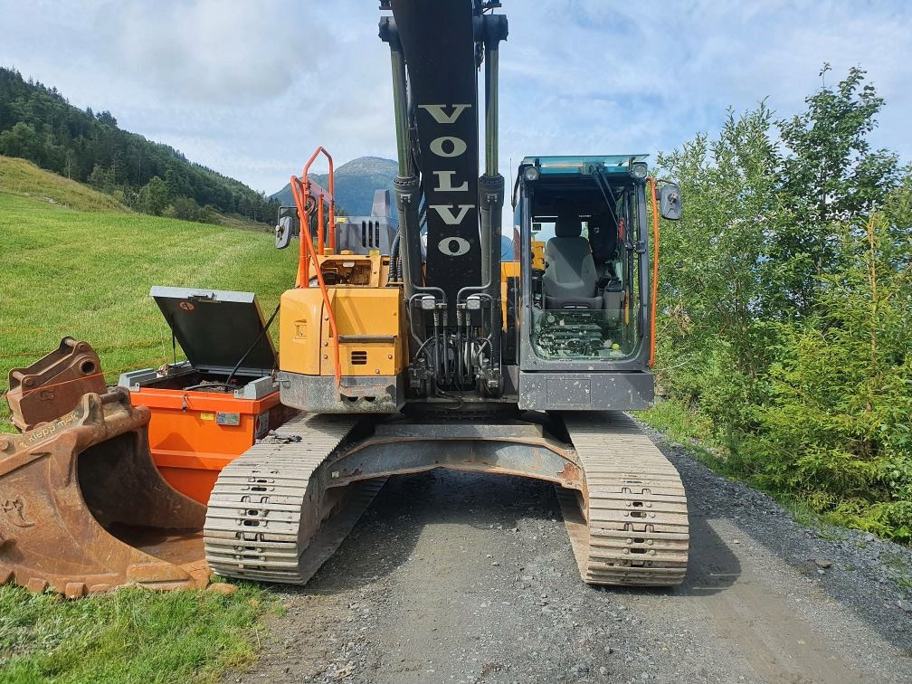 Volvo ECR235EL - Pásové rýpadlo: obrázok 2 Volvo ECR235EL - Pásové rýpadlo: obrázok 2