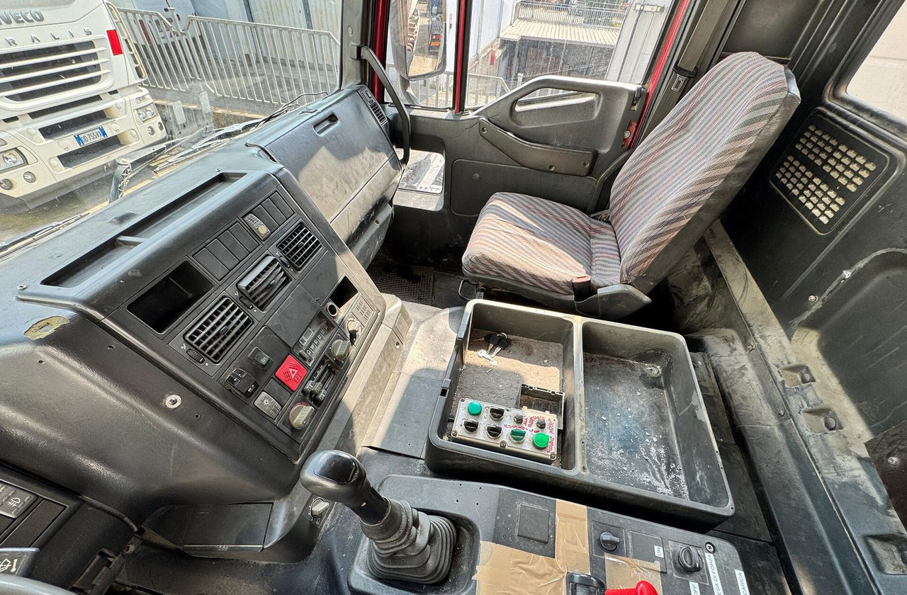 BETONIERA IVECO 410E42 8X4 - Domiešavač: obrázok 5 BETONIERA IVECO 410E42 8X4 - Domiešavač: obrázok 5