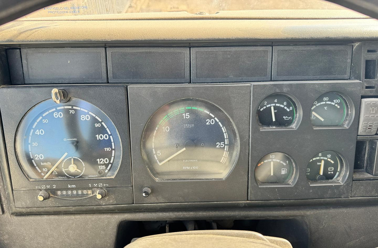 Betonpompa CIFA ASTRA HD84.38 - 2003 - Domiešavač s pumpou: obrázok 5 Betonpompa CIFA ASTRA HD84.38 - 2003 - Domiešavač s pumpou: obrázok 5