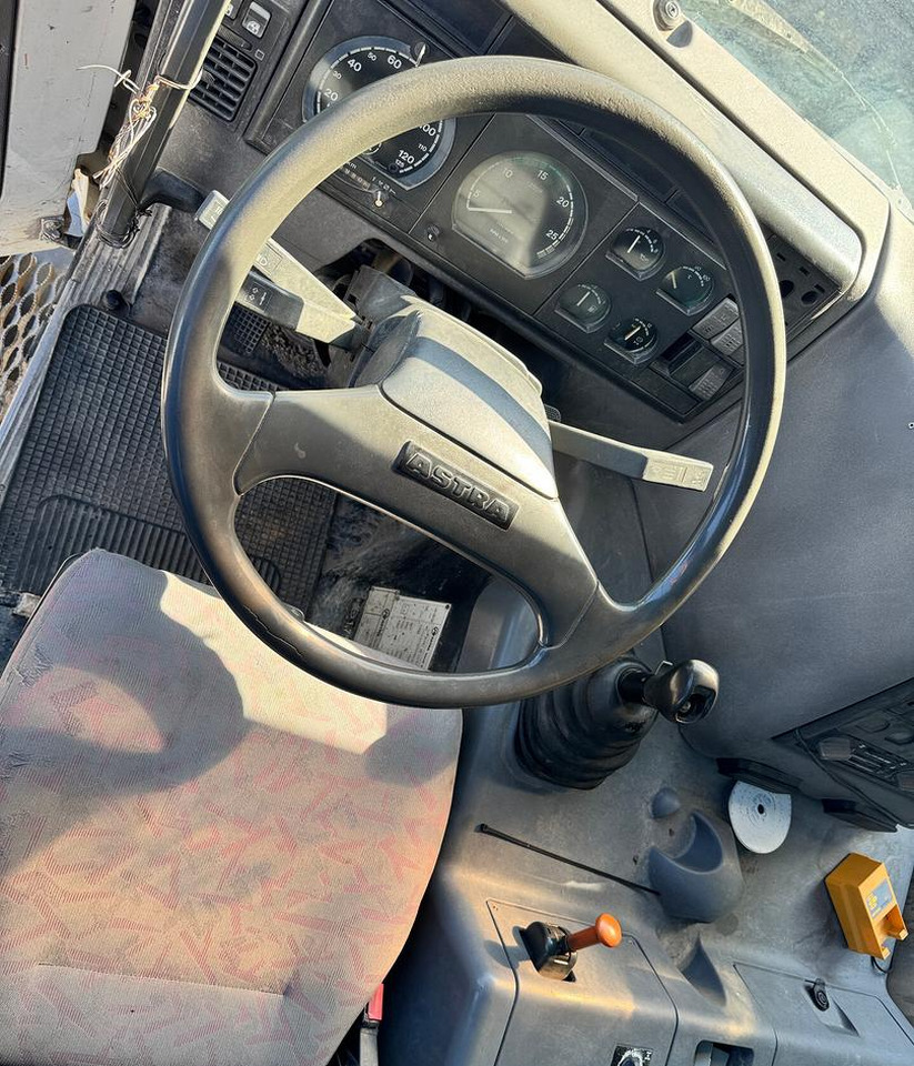 Betonpompa CIFA ASTRA HD84.38 - 2003 - Domiešavač s pumpou: obrázok 4 Betonpompa CIFA ASTRA HD84.38 - 2003 - Domiešavač s pumpou: obrázok 4