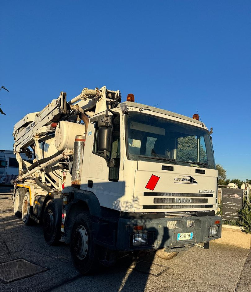 Betonpompa CIFA Iveco Trakker 410E44 - Autočerpadlo: obrázok 5 Betonpompa CIFA Iveco Trakker 410E44 - Autočerpadlo: obrázok 5