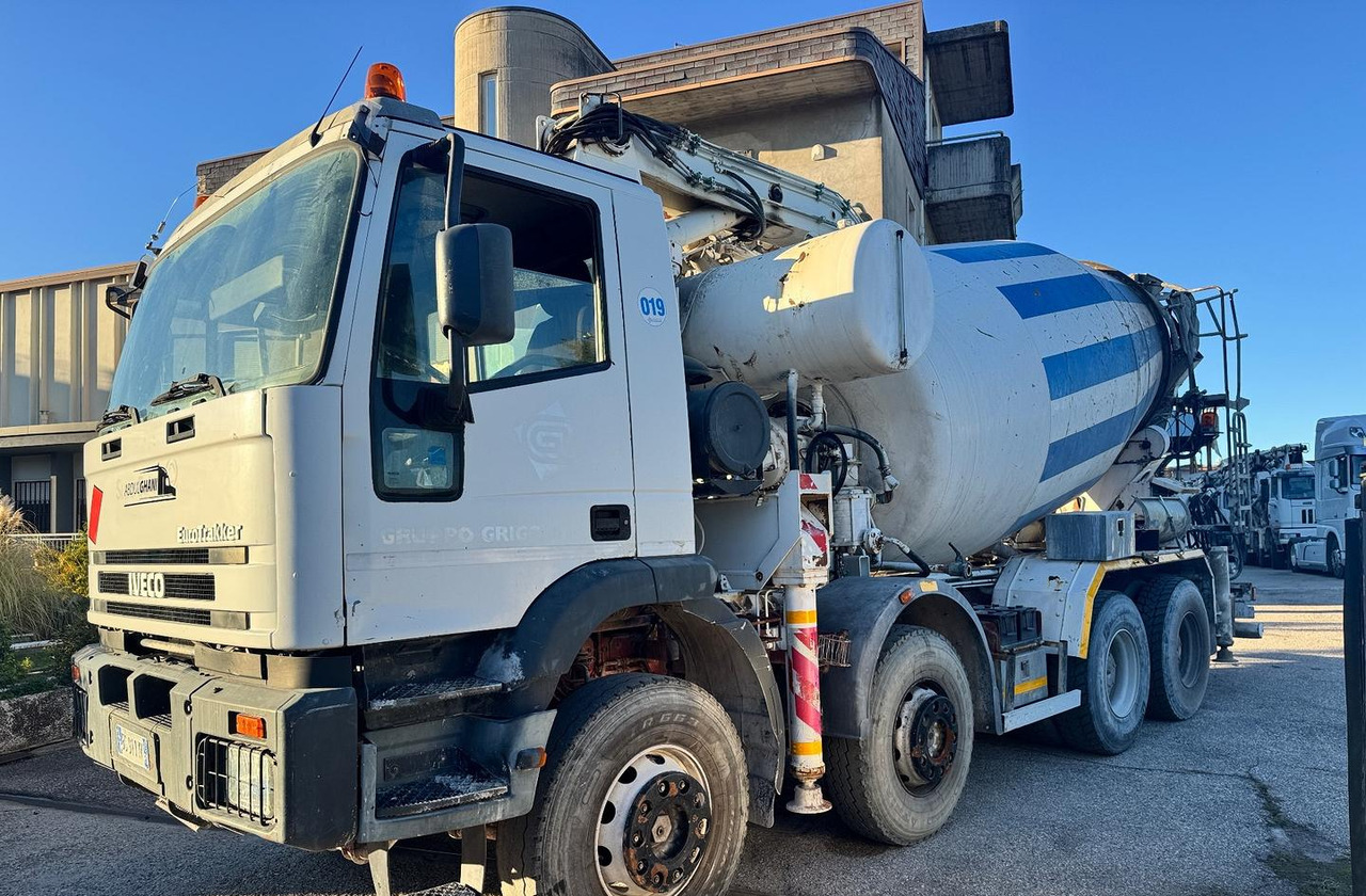 Betonpompa CIFA Iveco Trakker 410E44 - Autočerpadlo: obrázok 3 Betonpompa CIFA Iveco Trakker 410E44 - Autočerpadlo: obrázok 3