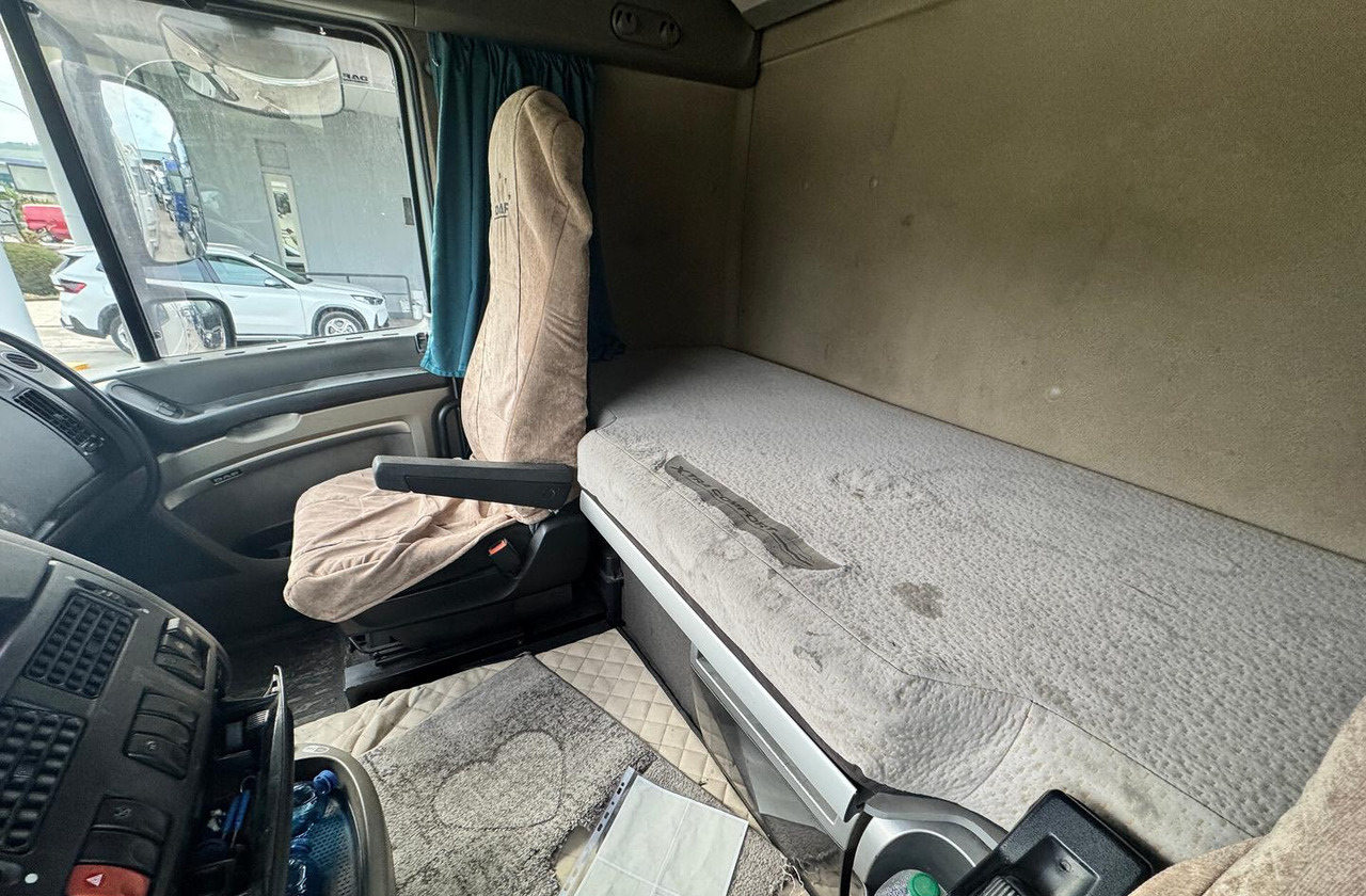 DAF XF 105.460 - 2010 - AUTOMATICO - Ťahač: obrázok 4 DAF XF 105.460 - 2010 - AUTOMATICO - Ťahač: obrázok 4