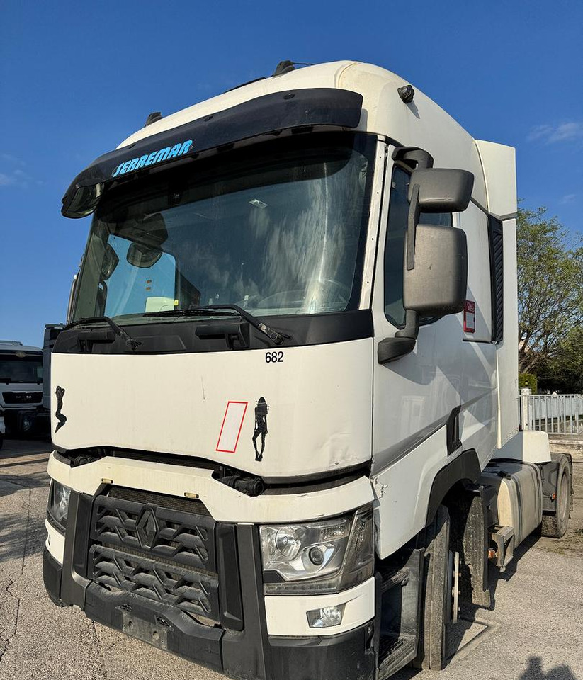 Renault T460 / 2015 / Euro 6 - Ťahač: obrázok 5 Renault T460 / 2015 / Euro 6 - Ťahač: obrázok 5
