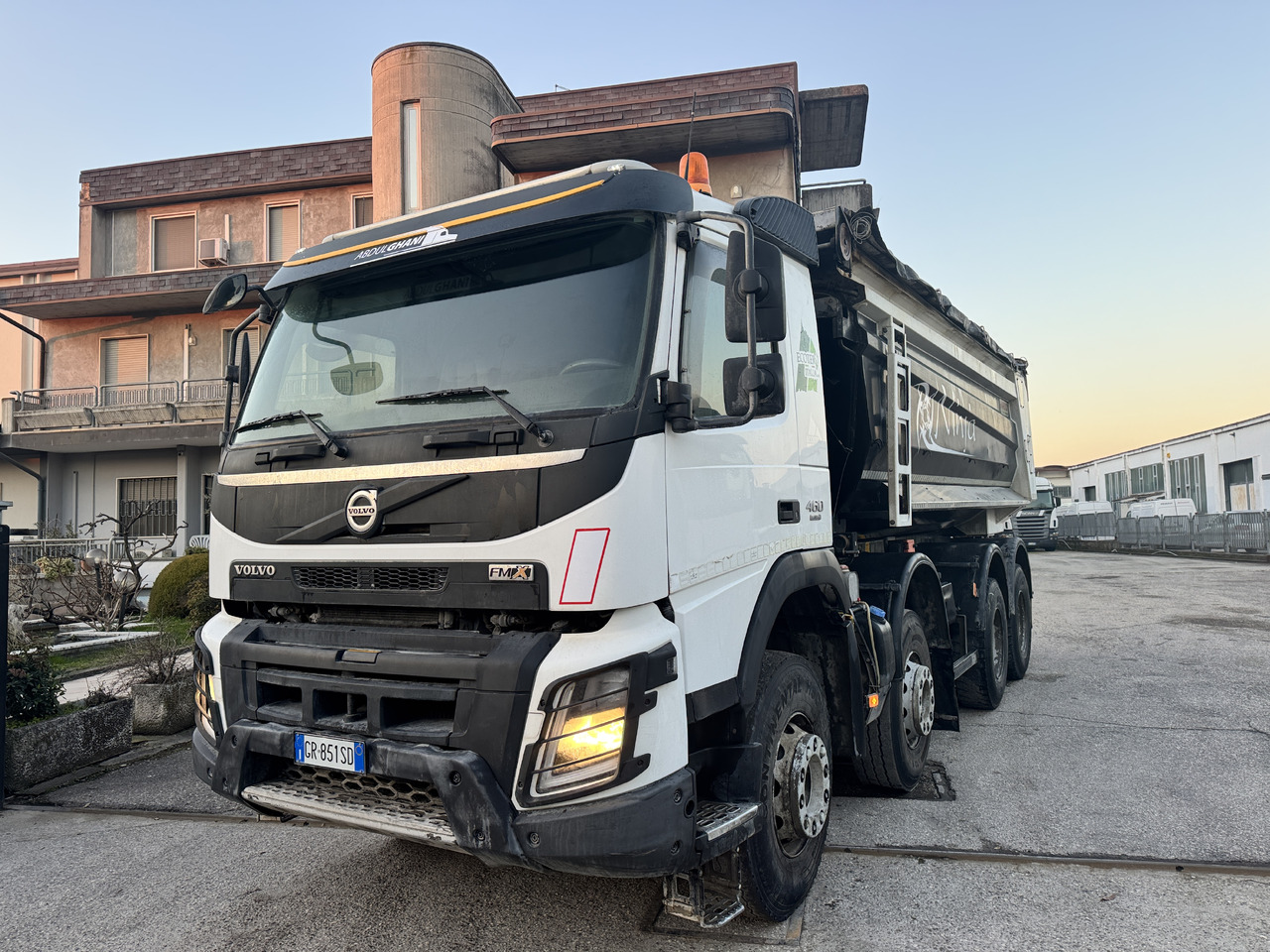 VOLVO FMX 460 - Sklápač: obrázok 2 VOLVO FMX 460 - Sklápač: obrázok 2