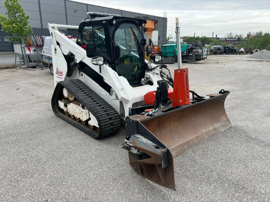CAT 289D3 with blade and Leica ready - LIKE NEW - Pásový nakladač: obrázok 2 CAT 289D3 with blade and Leica ready - LIKE NEW - Pásový nakladač: obrázok 2