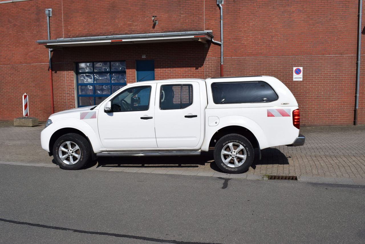 Nissan Navara Double Cab SE 4x4 Automatik Hardtop AHK - SUV: obrázok 2 Nissan Navara Double Cab SE 4x4 Automatik Hardtop AHK - SUV: obrázok 2