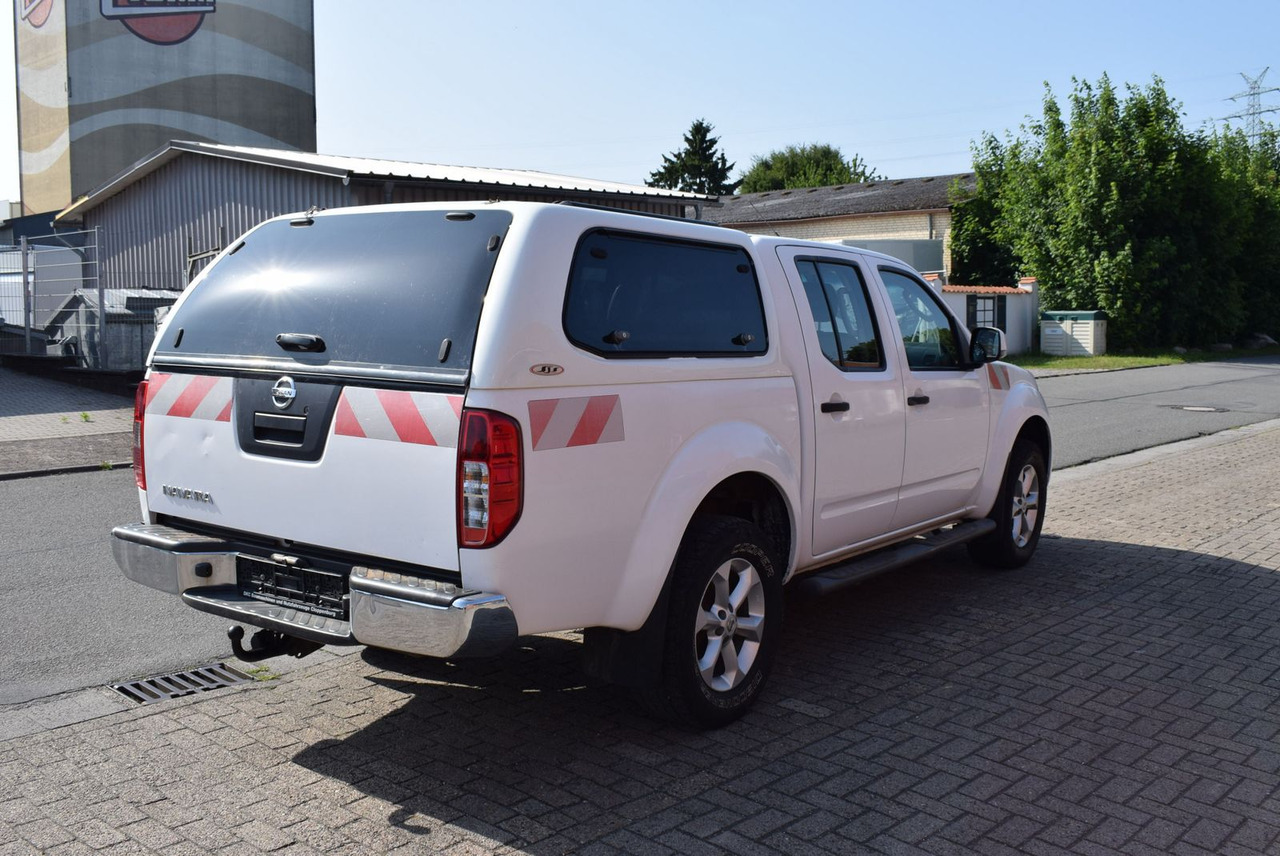 Nissan Navara Double Cab SE 4x4 Automatik Hardtop AHK - SUV: obrázok 4 Nissan Navara Double Cab SE 4x4 Automatik Hardtop AHK - SUV: obrázok 4