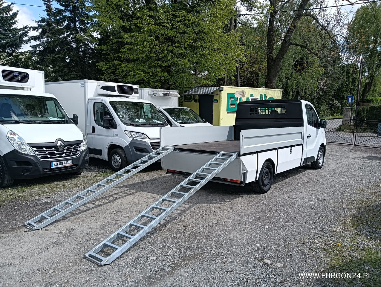 RENAULT TRAFIC SKRZYNIA PAKA Z NAJAZDAMI I PÓŁKAMI NR 689 - Dodávka valník: obrázok 4 RENAULT TRAFIC SKRZYNIA PAKA Z NAJAZDAMI I PÓŁKAMI NR 689 - Dodávka valník: obrázok 4