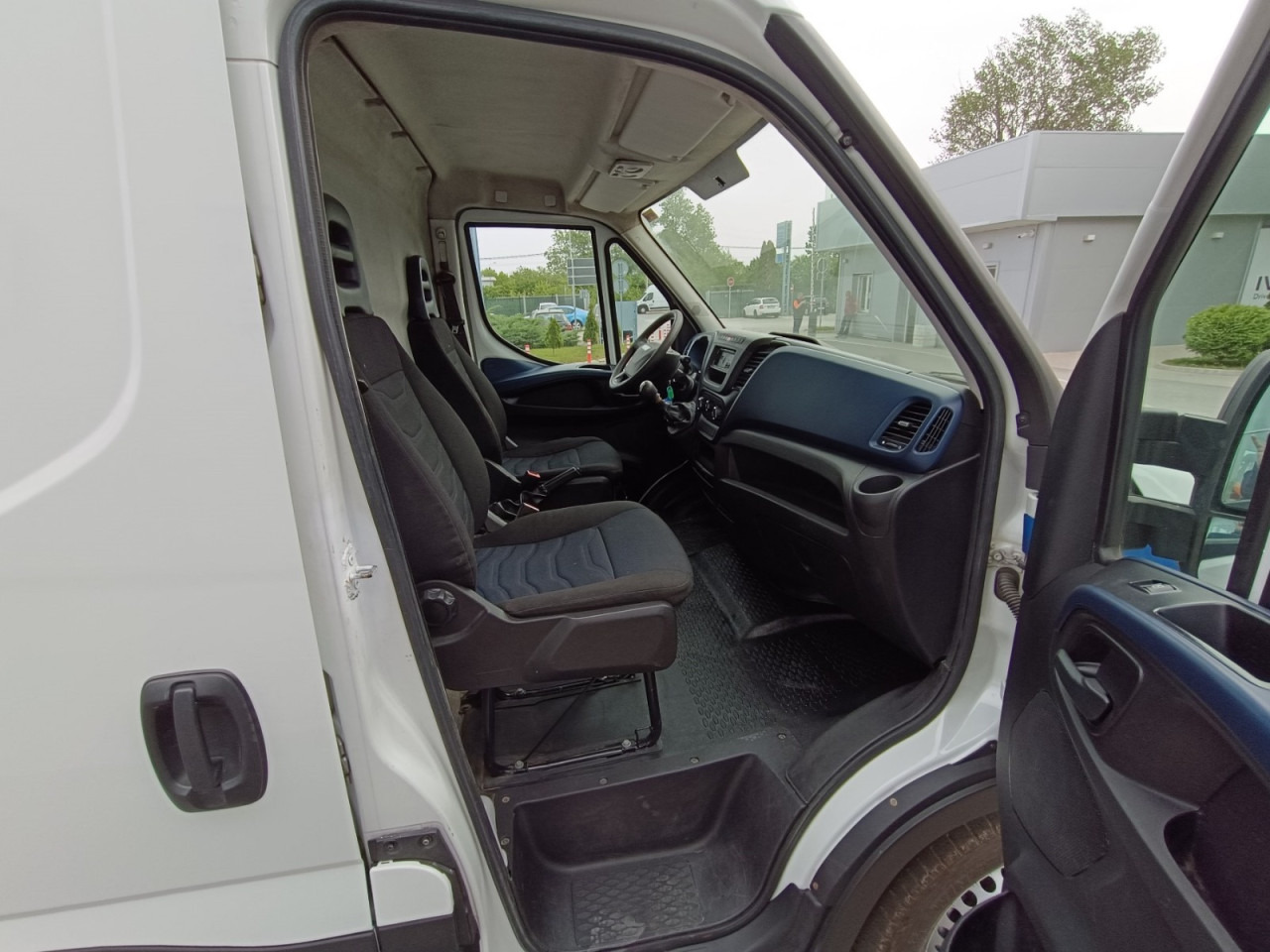 IVECO Daily 35S14N 12m3 - Furgon: obrázok 5 IVECO Daily 35S14N 12m3 - Furgon: obrázok 5