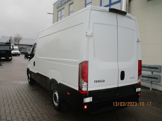IVECO Daily 35S16V - Furgon: obrázok 4 IVECO Daily 35S16V - Furgon: obrázok 4