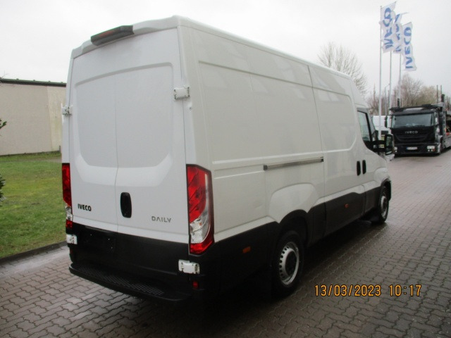 IVECO Daily 35S16V - Furgon: obrázok 3 IVECO Daily 35S16V - Furgon: obrázok 3