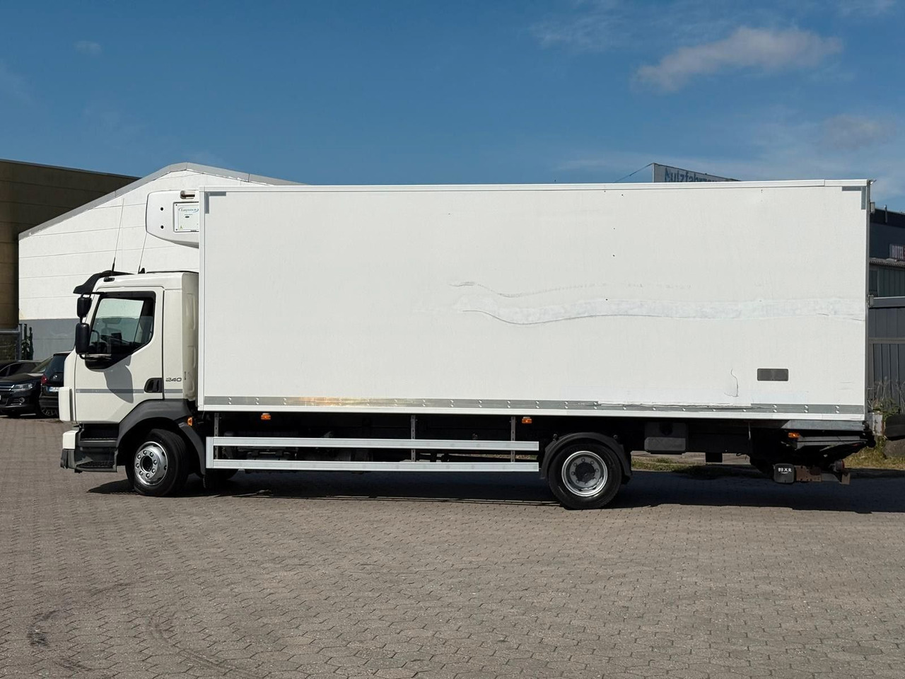 Volvo FL 240 Carrier Easy Cold+Hebebühne - Chladirenské nákladné vozidlo: obrázok 4 Volvo FL 240 Carrier Easy Cold+Hebebühne - Chladirenské nákladné vozidlo: obrázok 4