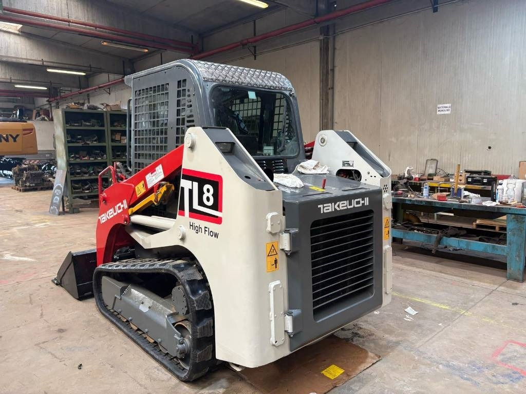 Takeuchi TL 8 - Šmykom riadený nakladač: obrázok 4 Takeuchi TL 8 - Šmykom riadený nakladač: obrázok 4