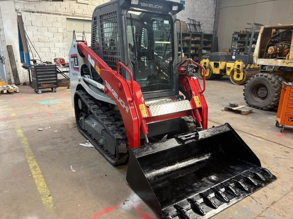 Takeuchi TL 8 - Šmykom riadený nakladač: obrázok 2 Takeuchi TL 8 - Šmykom riadený nakladač: obrázok 2