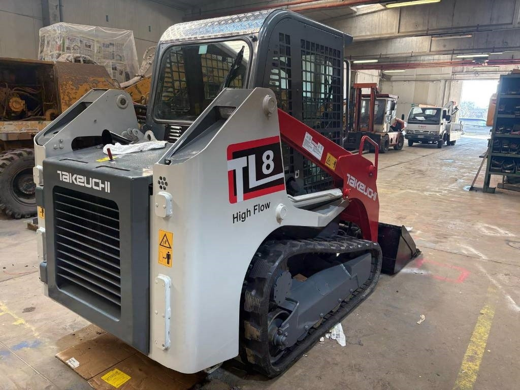 Takeuchi TL 8 - Šmykom riadený nakladač: obrázok 3 Takeuchi TL 8 - Šmykom riadený nakladač: obrázok 3