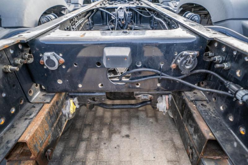 MAN TGS 35.440 BB -8X6 - Podvozek s kabinou: obrázok 5 MAN TGS 35.440 BB -8X6 - Podvozek s kabinou: obrázok 5