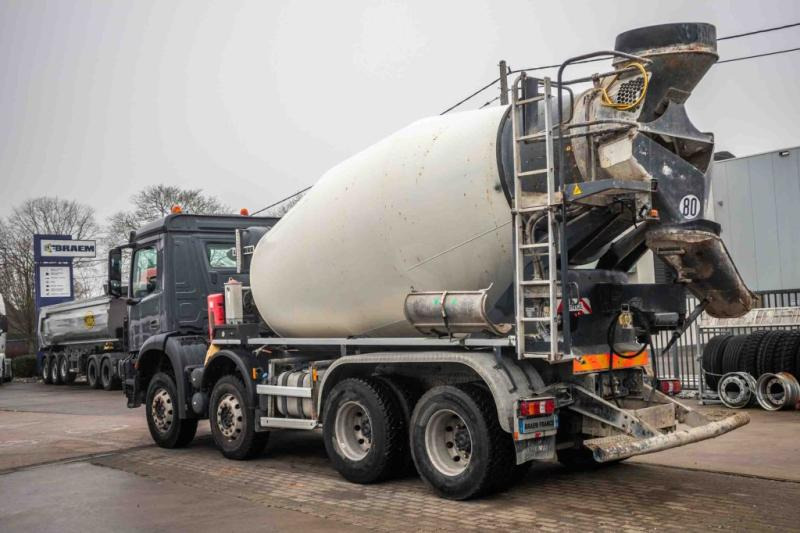 Mercedes AROCS 3236 BB+LIEBHERR 9M3 - Domiešavač: obrázok 4 Mercedes AROCS 3236 BB+LIEBHERR 9M3 - Domiešavač: obrázok 4
