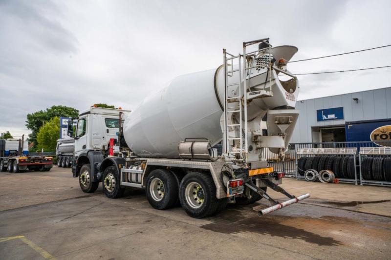 Mercedes AROCS 3240 + STETTER 9m3 - Domiešavač: obrázok 5 Mercedes AROCS 3240 + STETTER 9m3 - Domiešavač: obrázok 5