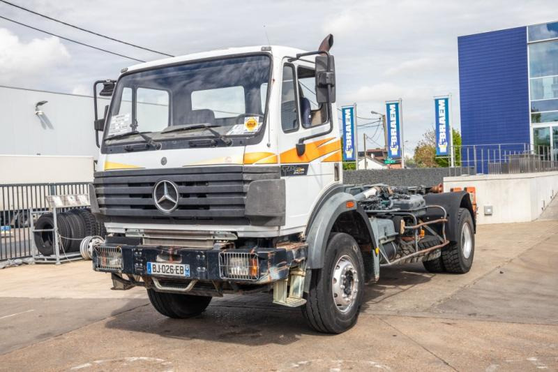 Mercedes SK 2024 HN - Hákový nosič kontajnerov: obrázok 1 Mercedes SK 2024 HN - Hákový nosič kontajnerov: obrázok 1