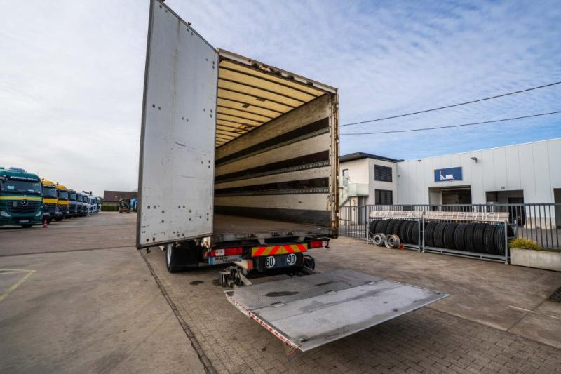 Renault PREMIUM 380 DXI + DHOLLANDIA - Plachtové nákladné vozidlo: obrázok 5 Renault PREMIUM 380 DXI + DHOLLANDIA - Plachtové nákladné vozidlo: obrázok 5