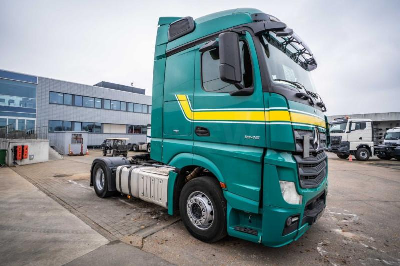 Mercedes ACTROS 1845 LS - Ťahač: obrázok 2 Mercedes ACTROS 1845 LS - Ťahač: obrázok 2