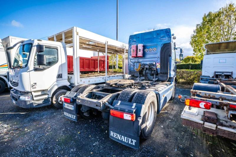 Renault PREMIUM 450 DXI+VOITH+ problème moteur - Ťahač: obrázok 4 Renault PREMIUM 450 DXI+VOITH+ problème moteur - Ťahač: obrázok 4