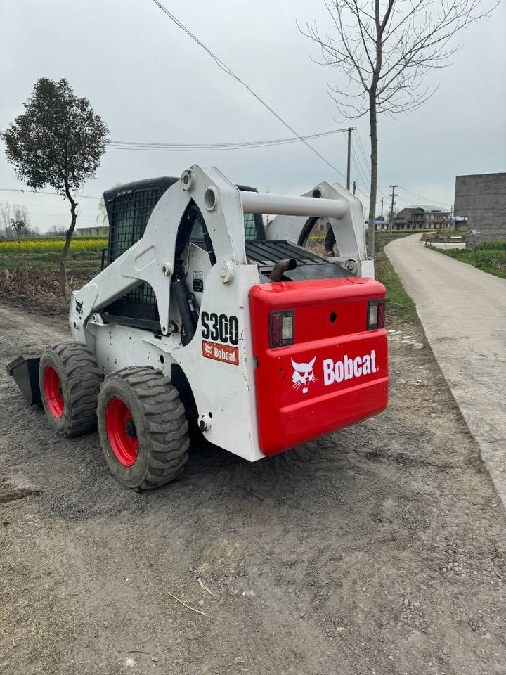 Bobcat S 300 - Šmykom riadený nakladač: obrázok 5 Bobcat S 300 - Šmykom riadený nakladač: obrázok 5